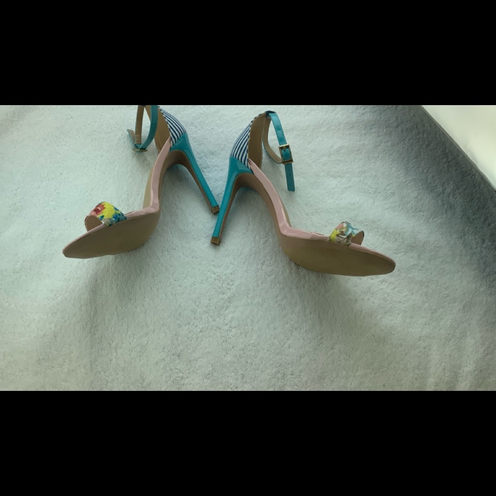 Jacobies Spring Sandals - Picture 3 of 4